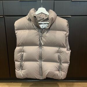 Aritzia TNA Mega Puff Vest Size S